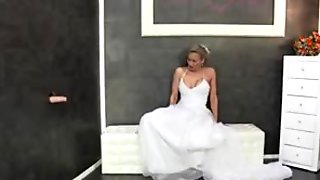 Fetish bride gets bukkake